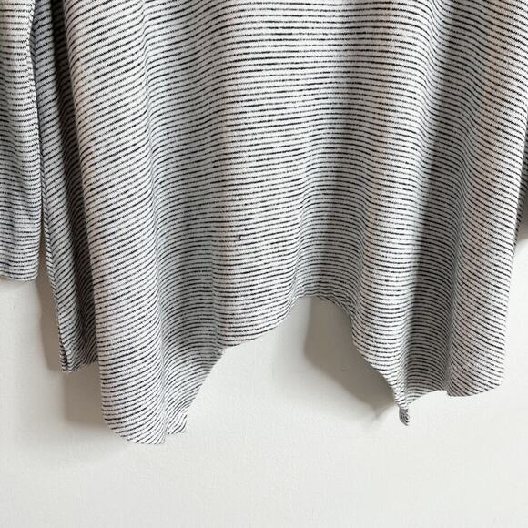 Rafaella Women's Tunic Sweater Sz L Striped Gray & White Asymmetric Grommet Neck - Picture 4 of 9